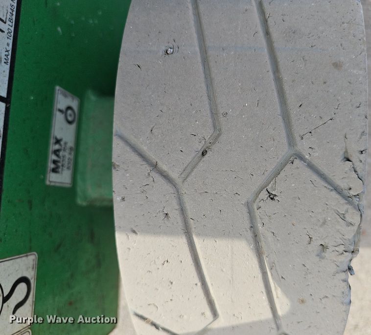 image for item DQ8715 2015 JLG 2632 ES scissor lift