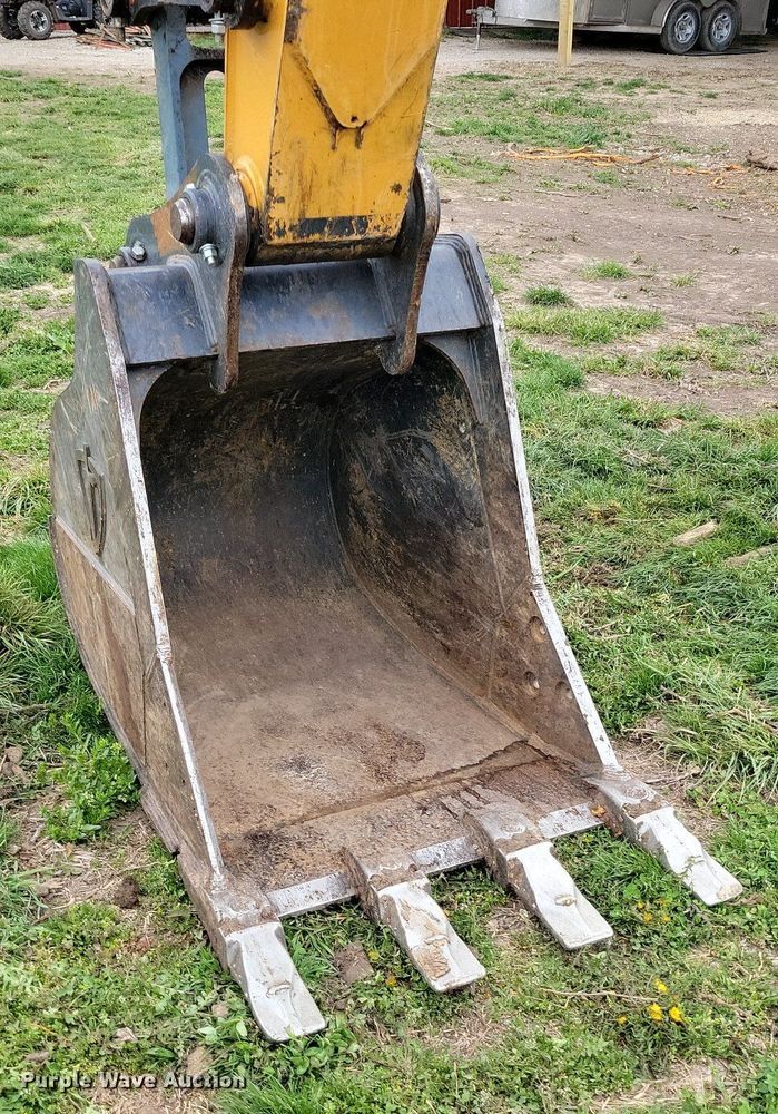 image for item DR7895 2015 Case  CX210C excavator