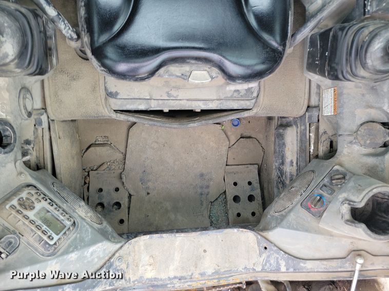 image for item DR7897 2011 Bobcat T650 tracked skid steer loader