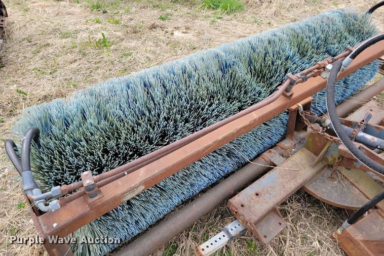 image for item DR7957 Broom