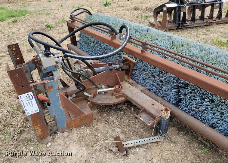 image for item DR7957 Broom