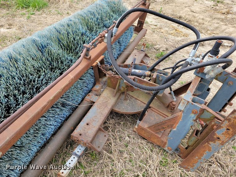 image for item DR7957 Broom