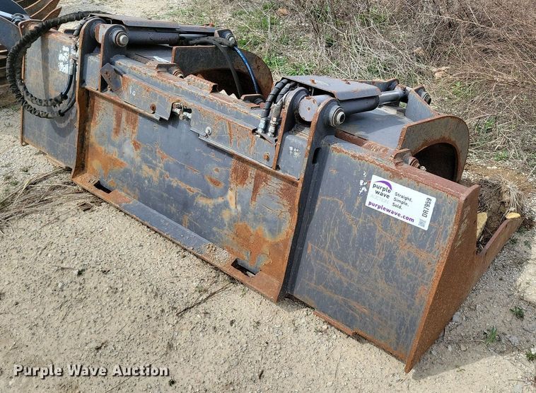 image for item DR7959 Skid steer grapple bucket