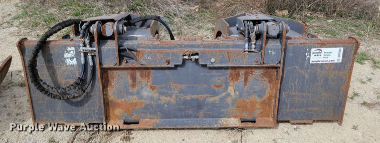 image for item DR7959 Skid steer grapple bucket