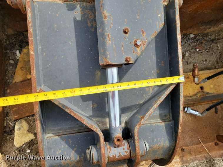 image for item DR7959 Skid steer grapple bucket