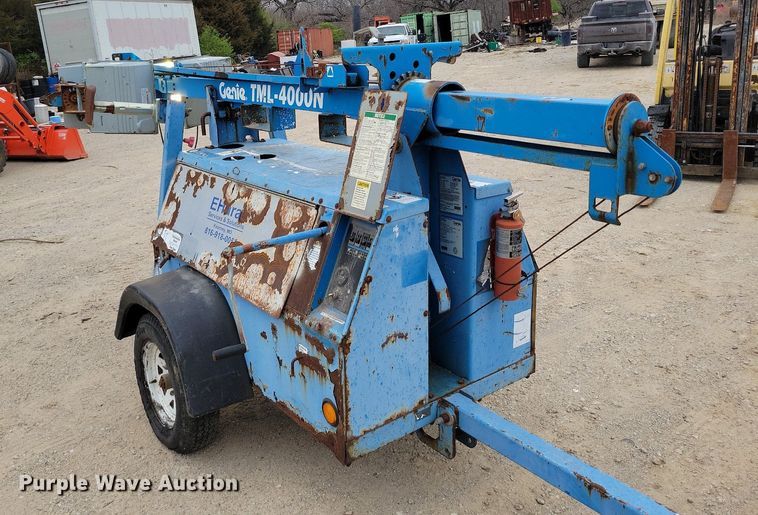 image for item DR7961 2006 Genie TML-4000N light plant
