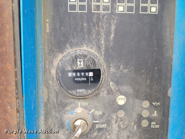 image for item DR7961 2006 Genie TML-4000N light plant