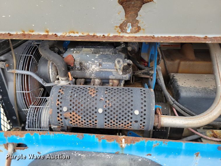 image for item DR7961 2006 Genie TML-4000N light plant