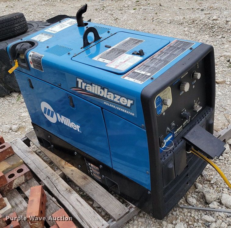 image for item DR7962 Miller Trailblazer 325 EFI welder/generator