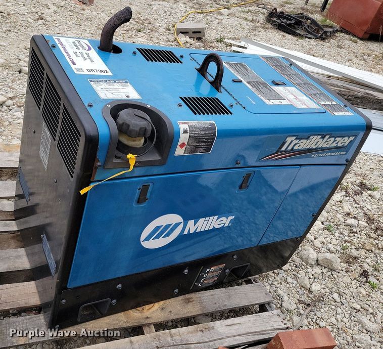image for item DR7962 Miller Trailblazer 325 EFI welder/generator