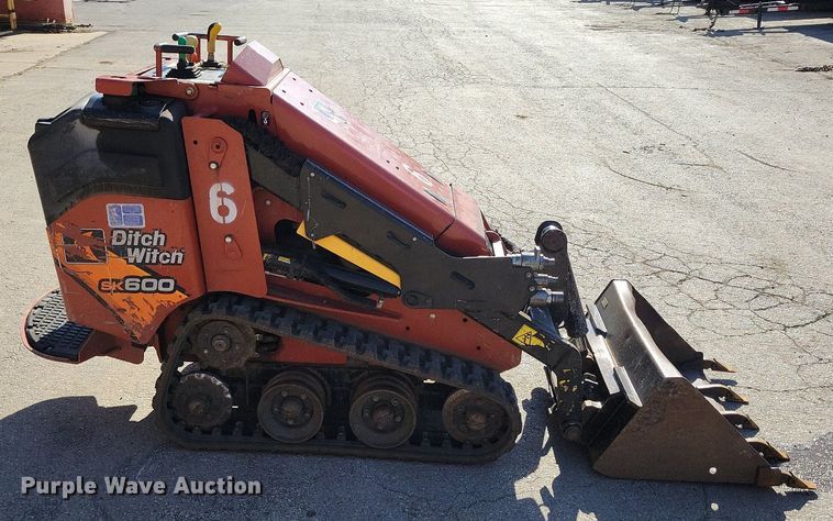 image for item DR7985 2017 Ditch Witch SK600 compact utility loader