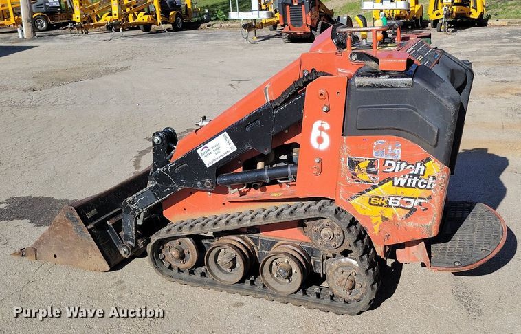 image for item DR7985 2017 Ditch Witch SK600 compact utility loader