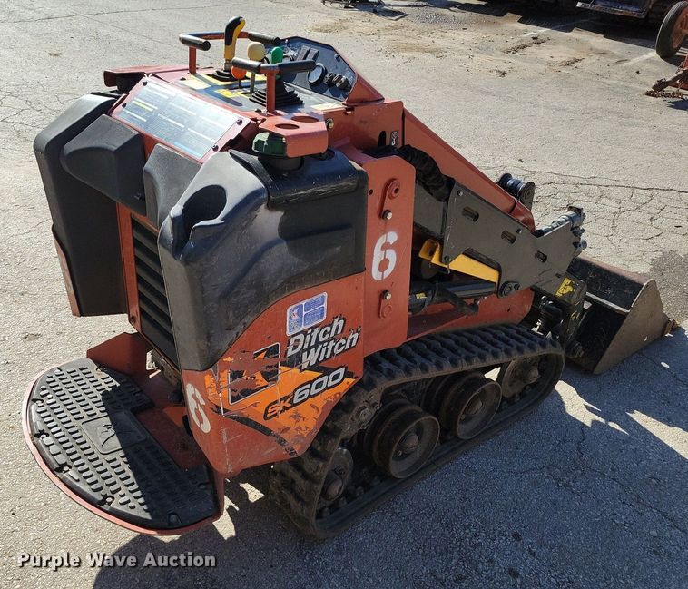 image for item DR7985 2017 Ditch Witch SK600 compact utility loader