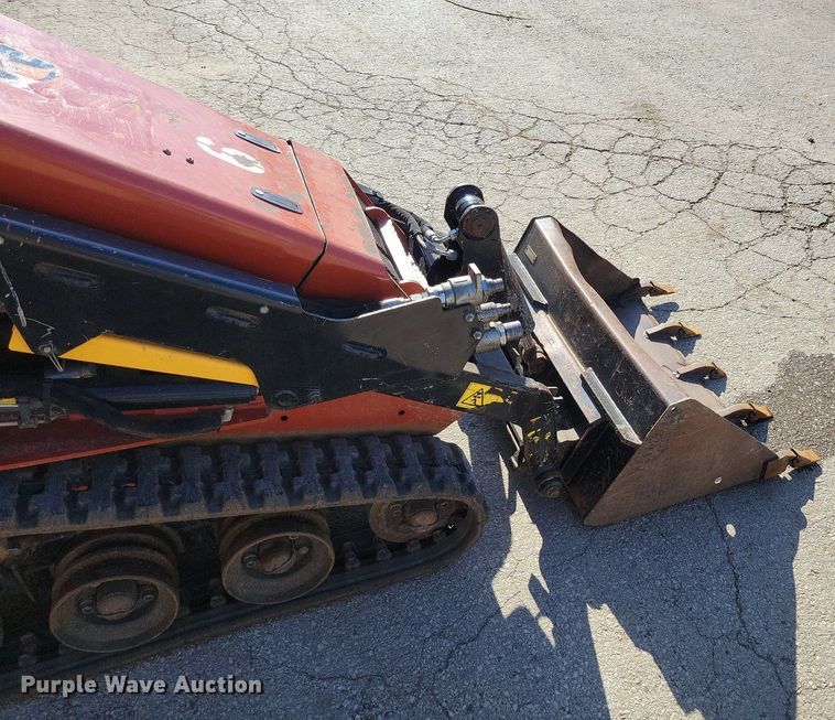 image for item DR7985 2017 Ditch Witch SK600 compact utility loader