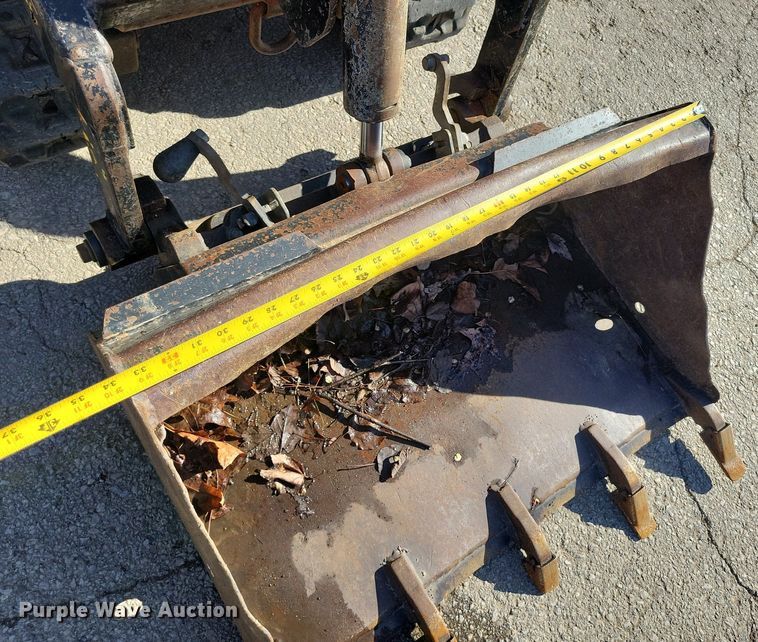 image for item DR7985 2017 Ditch Witch SK600 compact utility loader