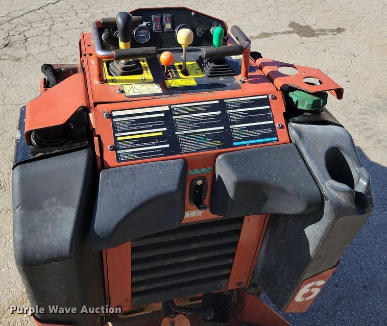 image for item DR7985 2017 Ditch Witch SK600 compact utility loader