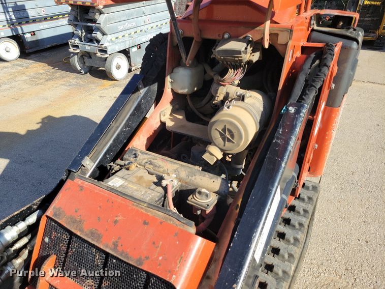 image for item DR7985 2017 Ditch Witch SK600 compact utility loader