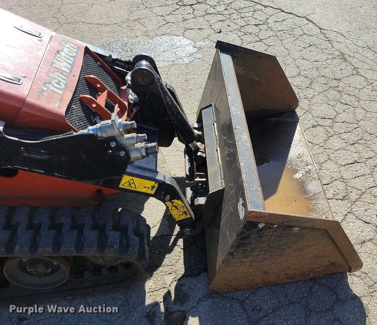image for item DR7986 2021 Ditch Witch SK1050 compact utility loader