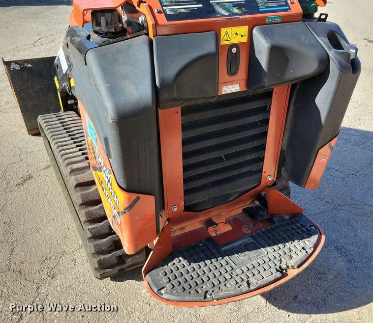 image for item DR7986 2021 Ditch Witch SK1050 compact utility loader