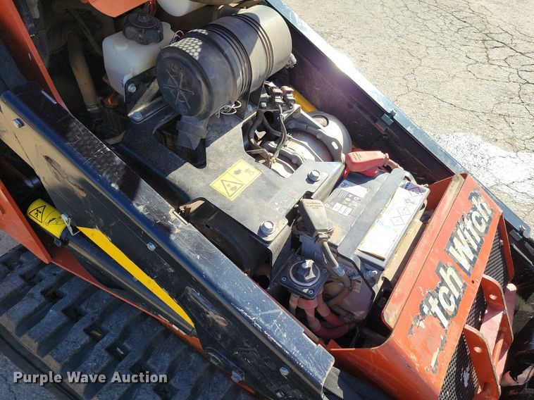 image for item DR7986 2021 Ditch Witch SK1050 compact utility loader