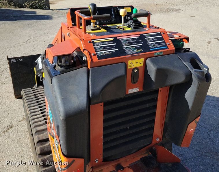 image for item DR7986 2021 Ditch Witch SK1050 compact utility loader