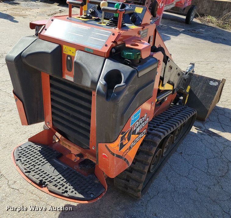 image for item DR7986 2021 Ditch Witch SK1050 compact utility loader