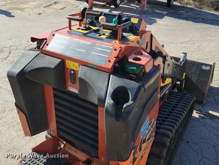 image for item DR7986 2021 Ditch Witch SK1050 compact utility loader