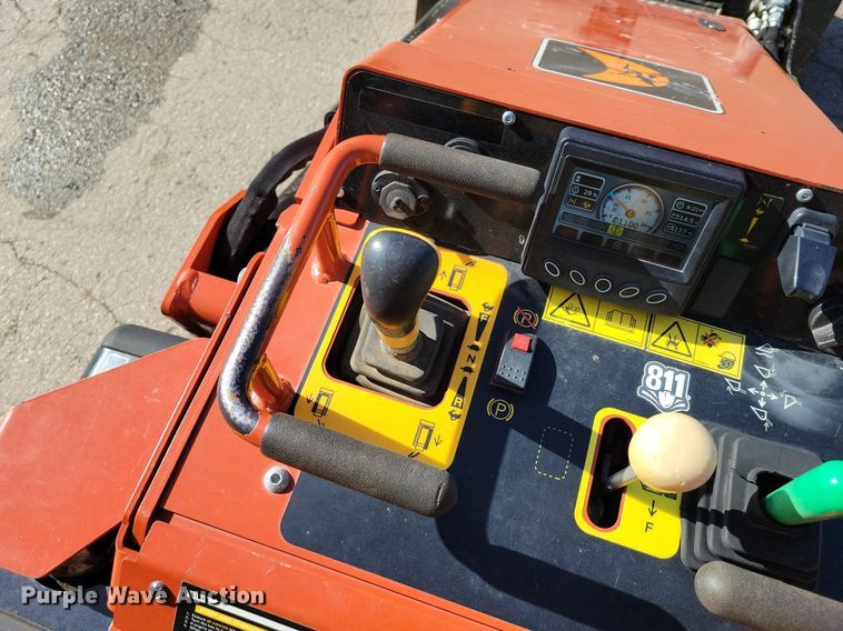 image for item DR7986 2021 Ditch Witch SK1050 compact utility loader