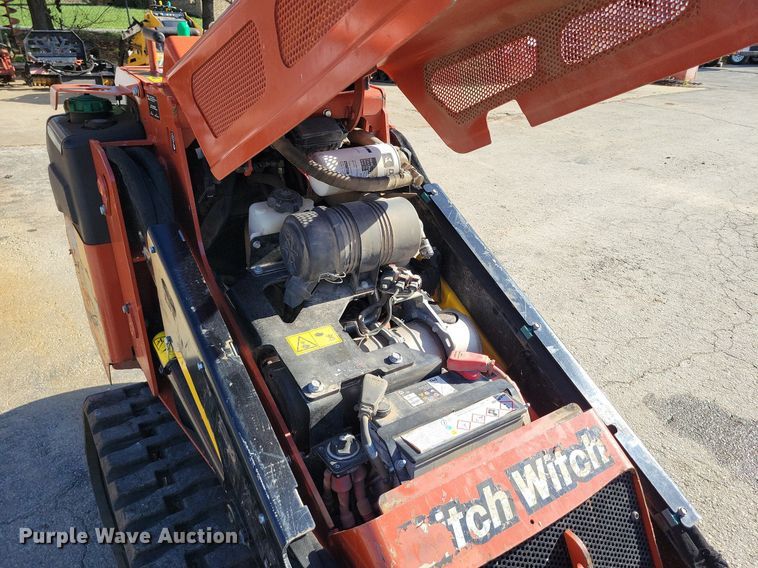 image for item DR7986 2021 Ditch Witch SK1050 compact utility loader