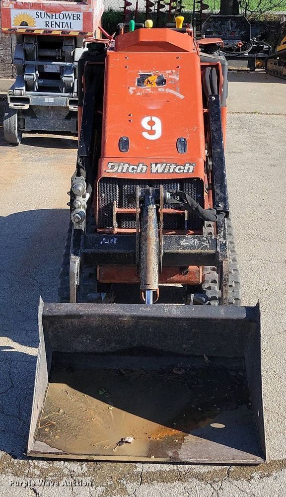 image for item DR7987 2020 Ditch Witch SK600 compact utility loader