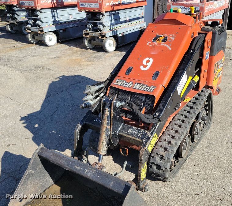 image for item DR7987 2020 Ditch Witch SK600 compact utility loader