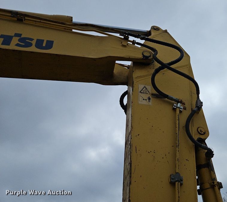 image for item DR8561 2006 Komatsu PC400LC-7L excavator
