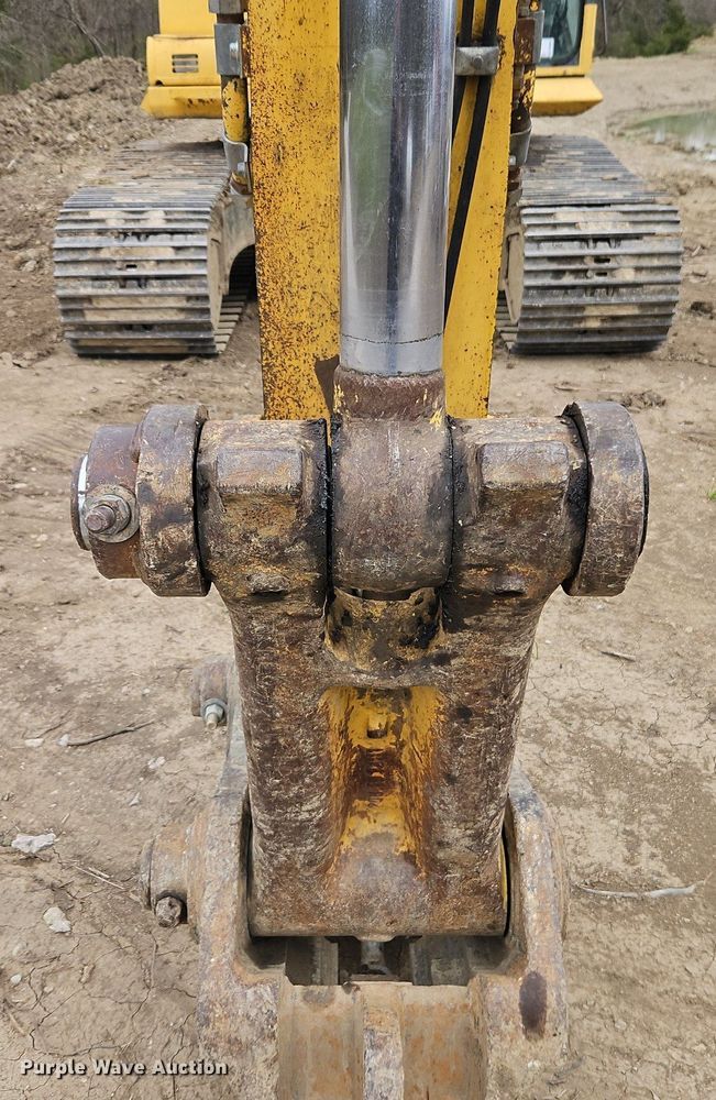 image for item DR8561 2006 Komatsu PC400LC-7L excavator