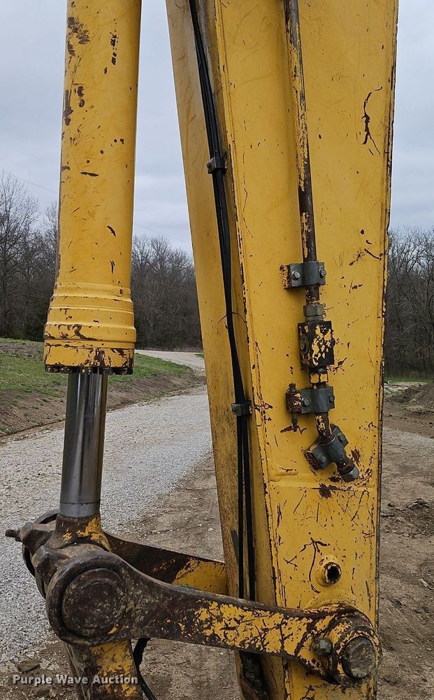 image for item DR8561 2006 Komatsu PC400LC-7L excavator