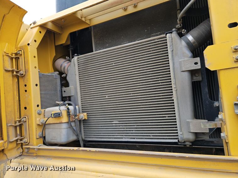 image for item DR8561 2006 Komatsu PC400LC-7L excavator