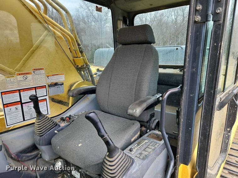 image for item DR8561 2006 Komatsu PC400LC-7L excavator