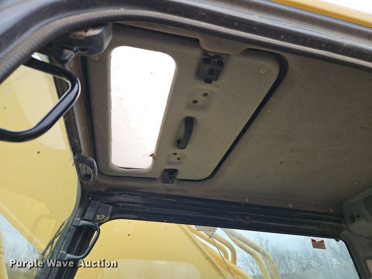 image for item DR8561 2006 Komatsu PC400LC-7L excavator