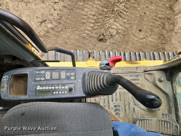 image for item DR8561 2006 Komatsu PC400LC-7L excavator