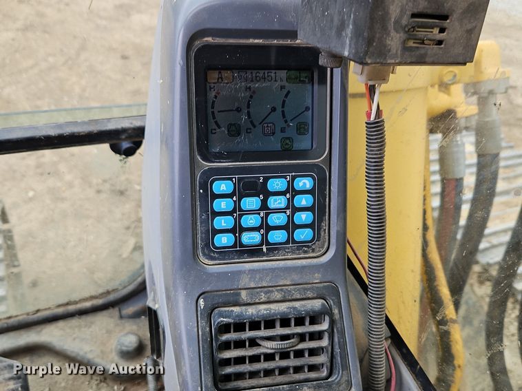 image for item DR8561 2006 Komatsu PC400LC-7L excavator