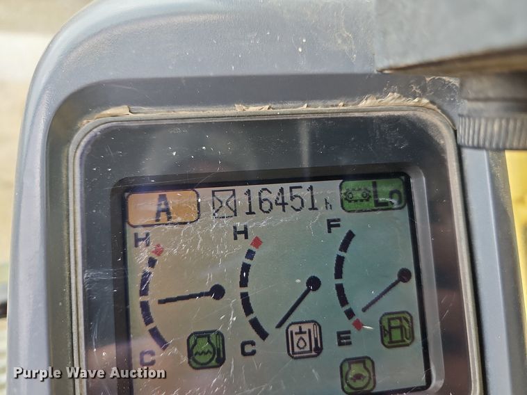 image for item DR8561 2006 Komatsu PC400LC-7L excavator