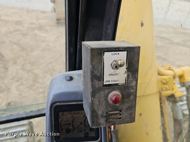 image for item DR8561 2006 Komatsu PC400LC-7L excavator