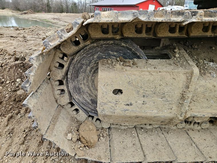 image for item DR8561 2006 Komatsu PC400LC-7L excavator