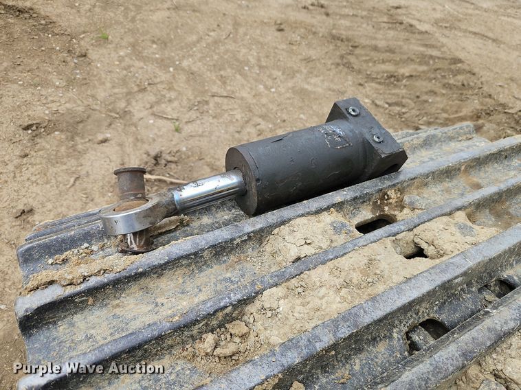 image for item DR8561 2006 Komatsu PC400LC-7L excavator