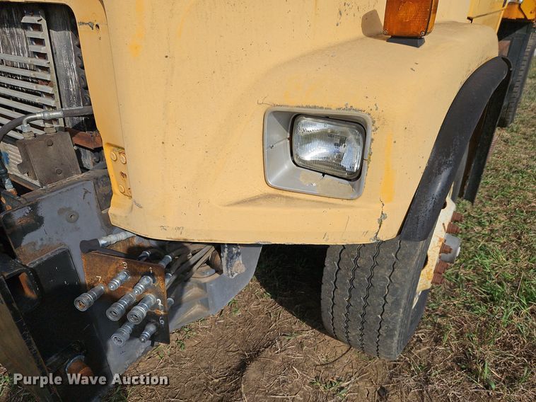 image for item DR8563 1999 Freightliner  FL80 dump truck