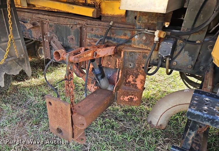 image for item DR8563 1999 Freightliner  FL80 dump truck