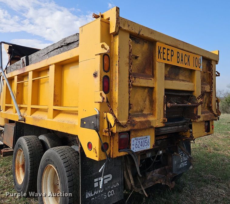 image for item DR8563 1999 Freightliner  FL80 dump truck