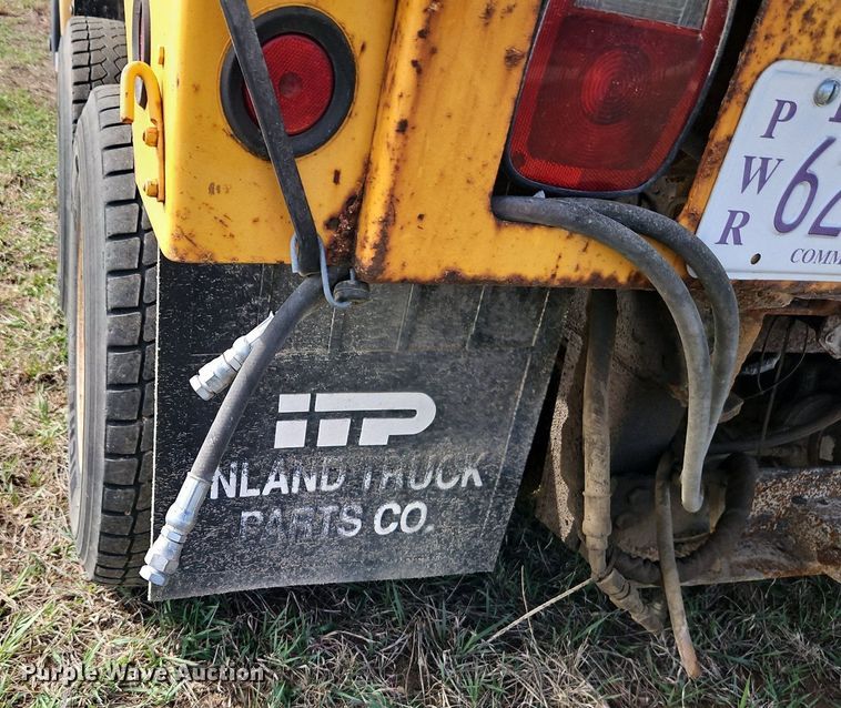 image for item DR8563 1999 Freightliner  FL80 dump truck