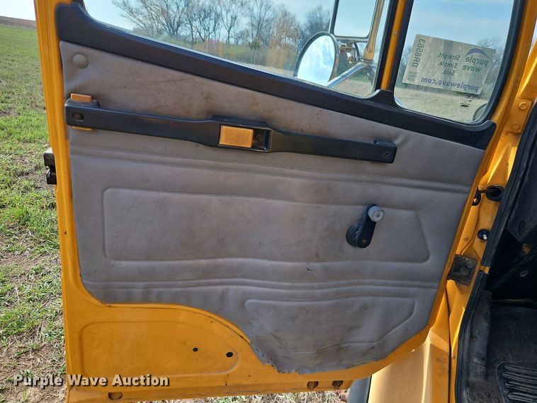 image for item DR8563 1999 Freightliner  FL80 dump truck