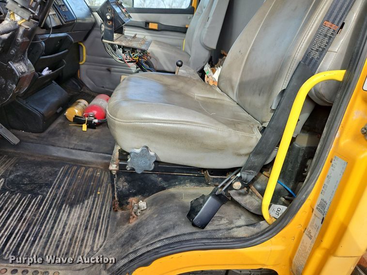 image for item DR8563 1999 Freightliner  FL80 dump truck