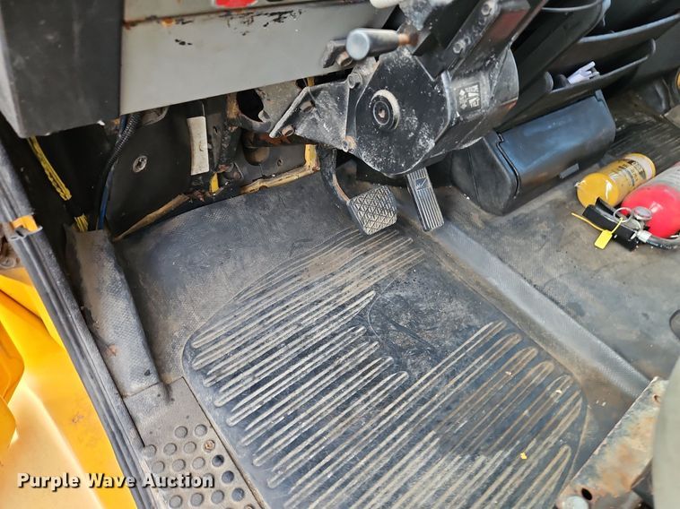 image for item DR8563 1999 Freightliner  FL80 dump truck